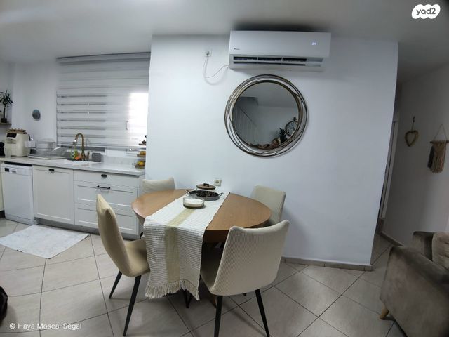 גג/ פנטהאוז, יוברט המפרי 3, מרכז העיר, לוד