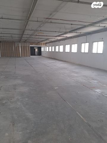 מחסנים, אזור תעשיה ג, חולון