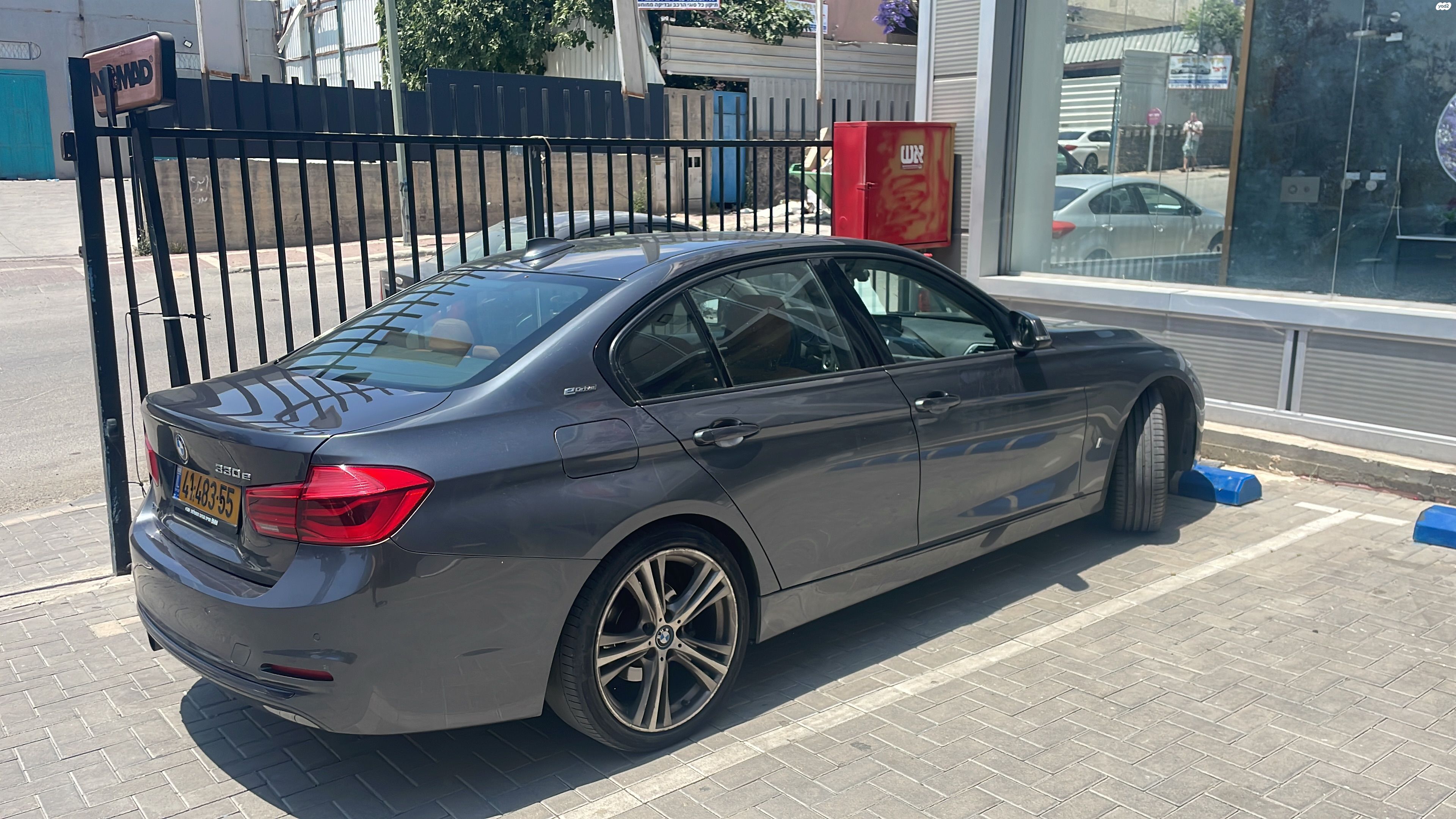 מודעת רכב ב מ וו סדרה 3
