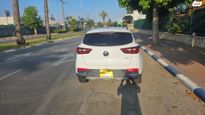 מודעת רכב אם ג'י ZS