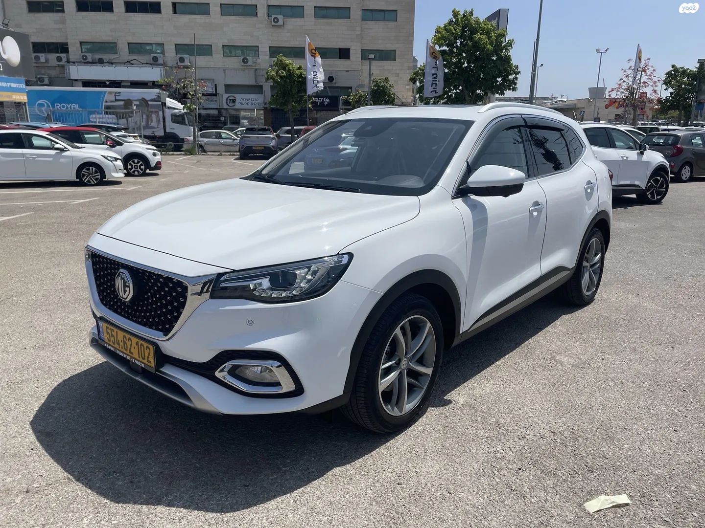 מודעת רכב אם ג'י EHS PHEV