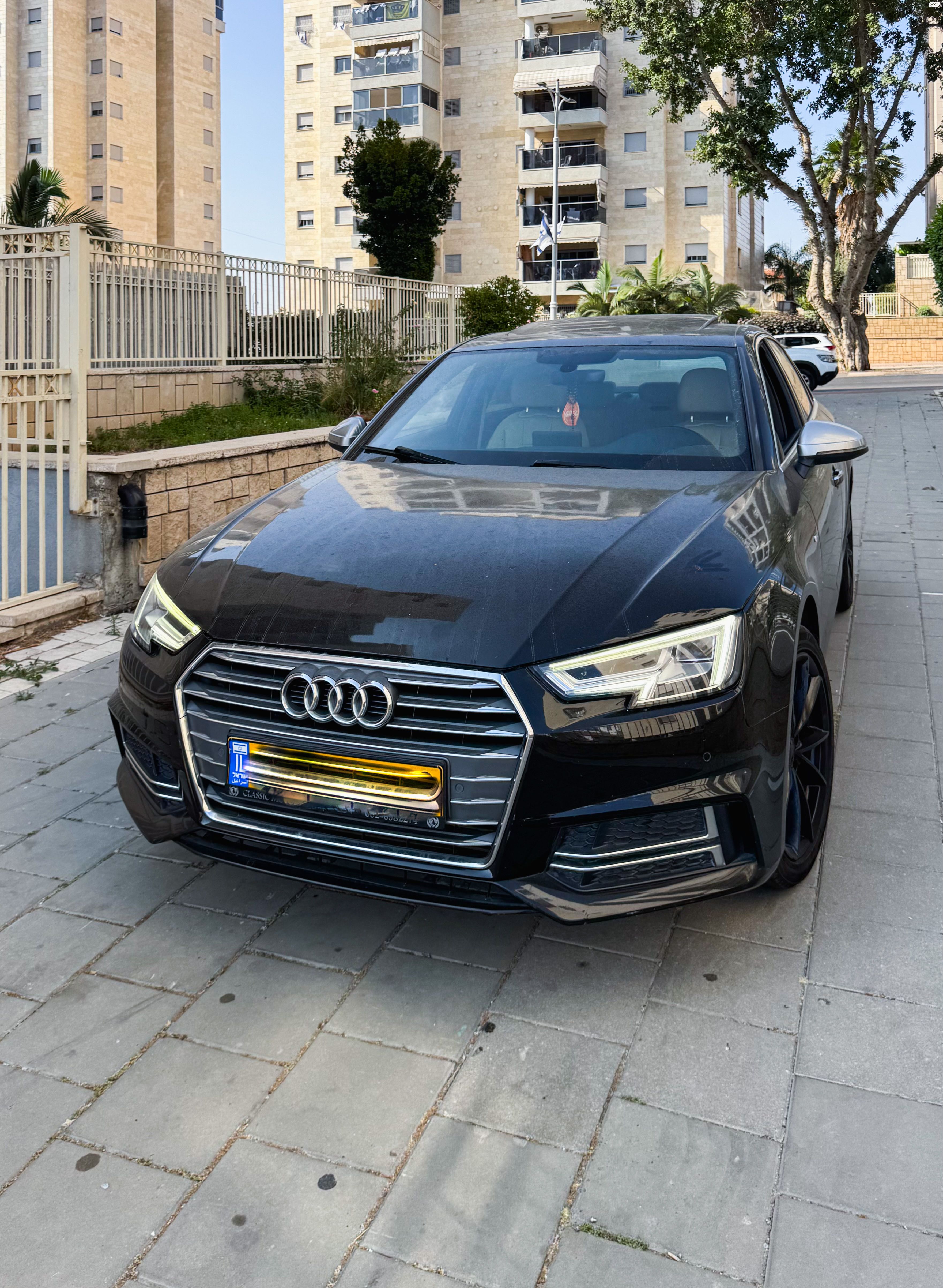 מודעת רכב אאודי A4