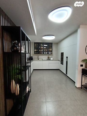 דירה, יחידת 101, אריק שרון, נהריה