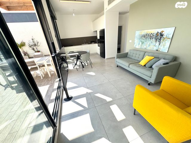 גג/ פנטהאוז, שיינקין 42, שינקין, גבעתיים