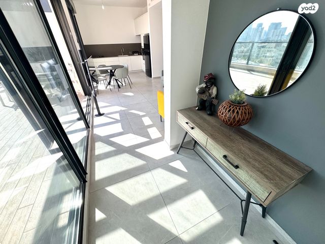 גג/ פנטהאוז, שיינקין 42, שינקין, גבעתיים