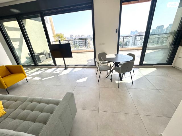 גג/ פנטהאוז, שיינקין 42, שינקין, גבעתיים