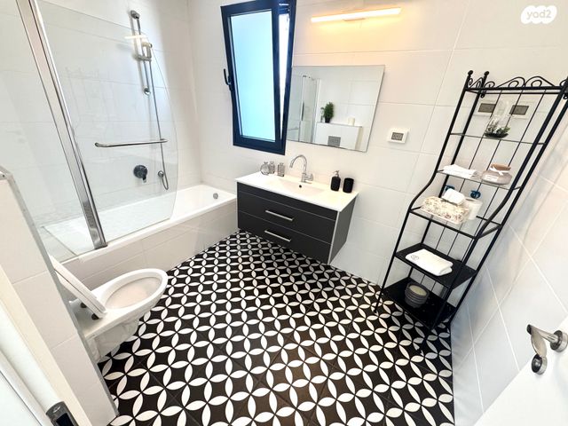 גג/ פנטהאוז, שיינקין 42, שינקין, גבעתיים