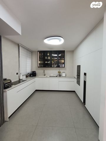 דירה, יחידת 101, אריק שרון, נהריה