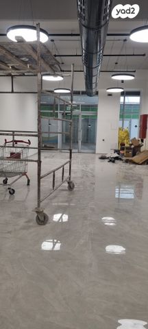 חנויות/ שטח מסחרי, אזור