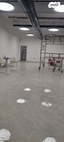 חנויות/ שטח מסחרי, אזור