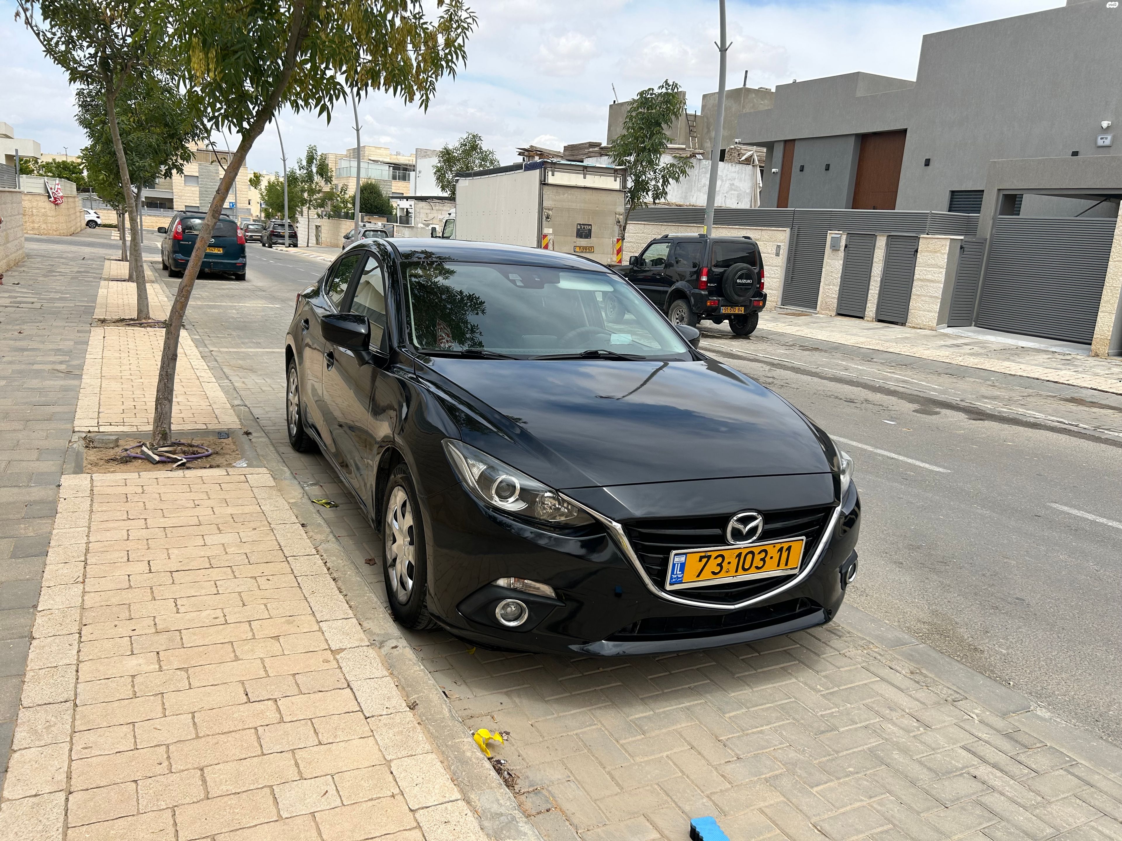 מודעת רכב מאזדה 3