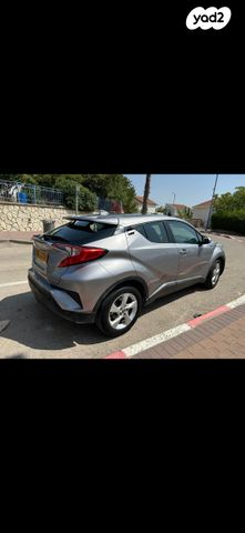 מודעת רכב טויוטה C-HR