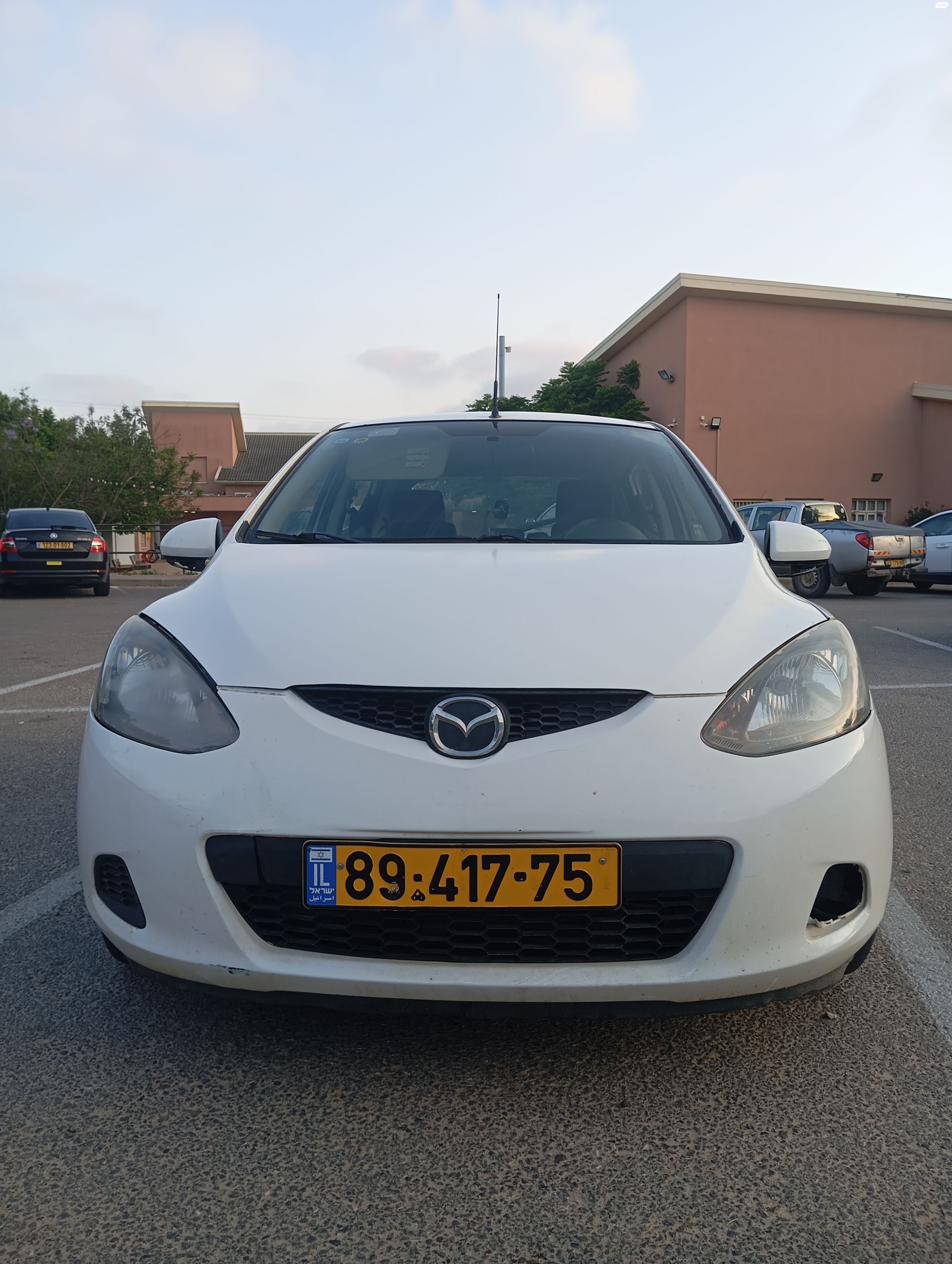 מודעת רכב מאזדה 2