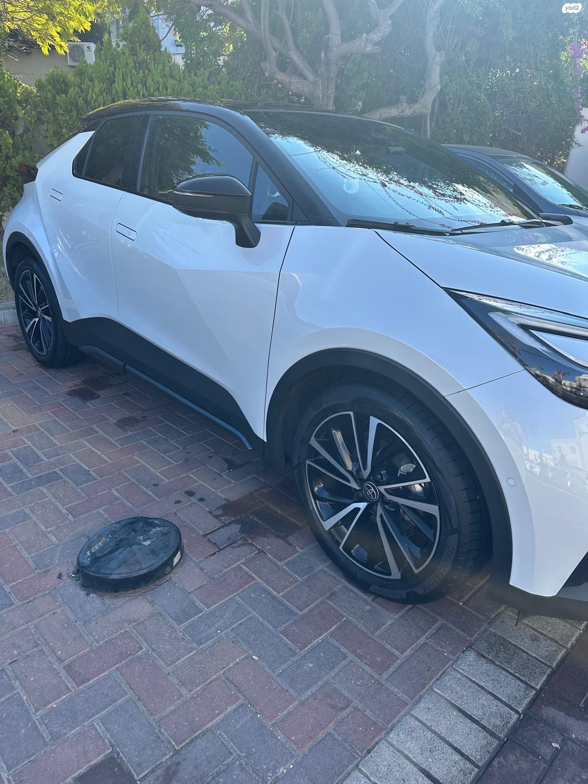 מודעת רכב טויוטה C-HR