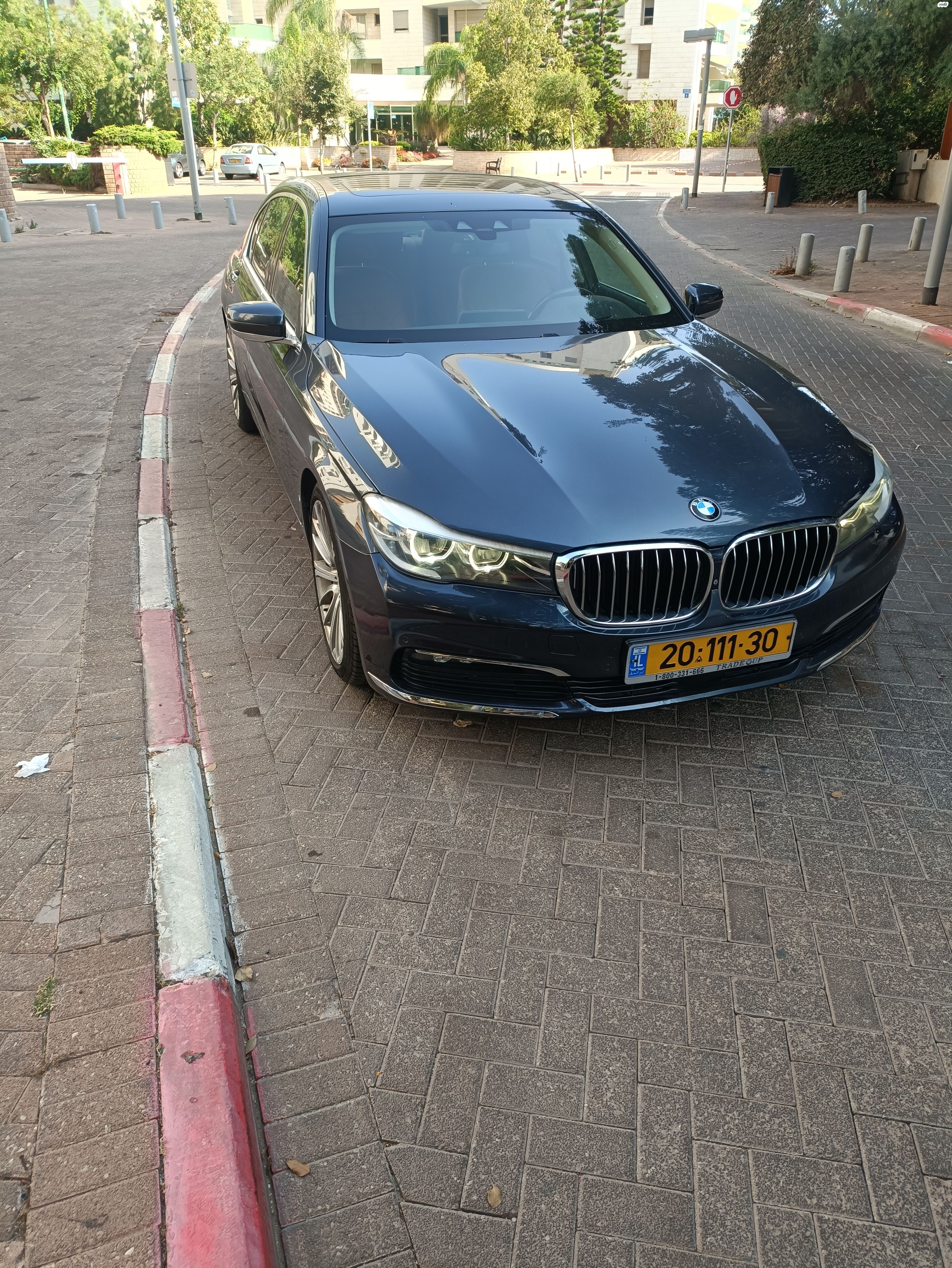 מודעת רכב ב מ וו סדרה 7