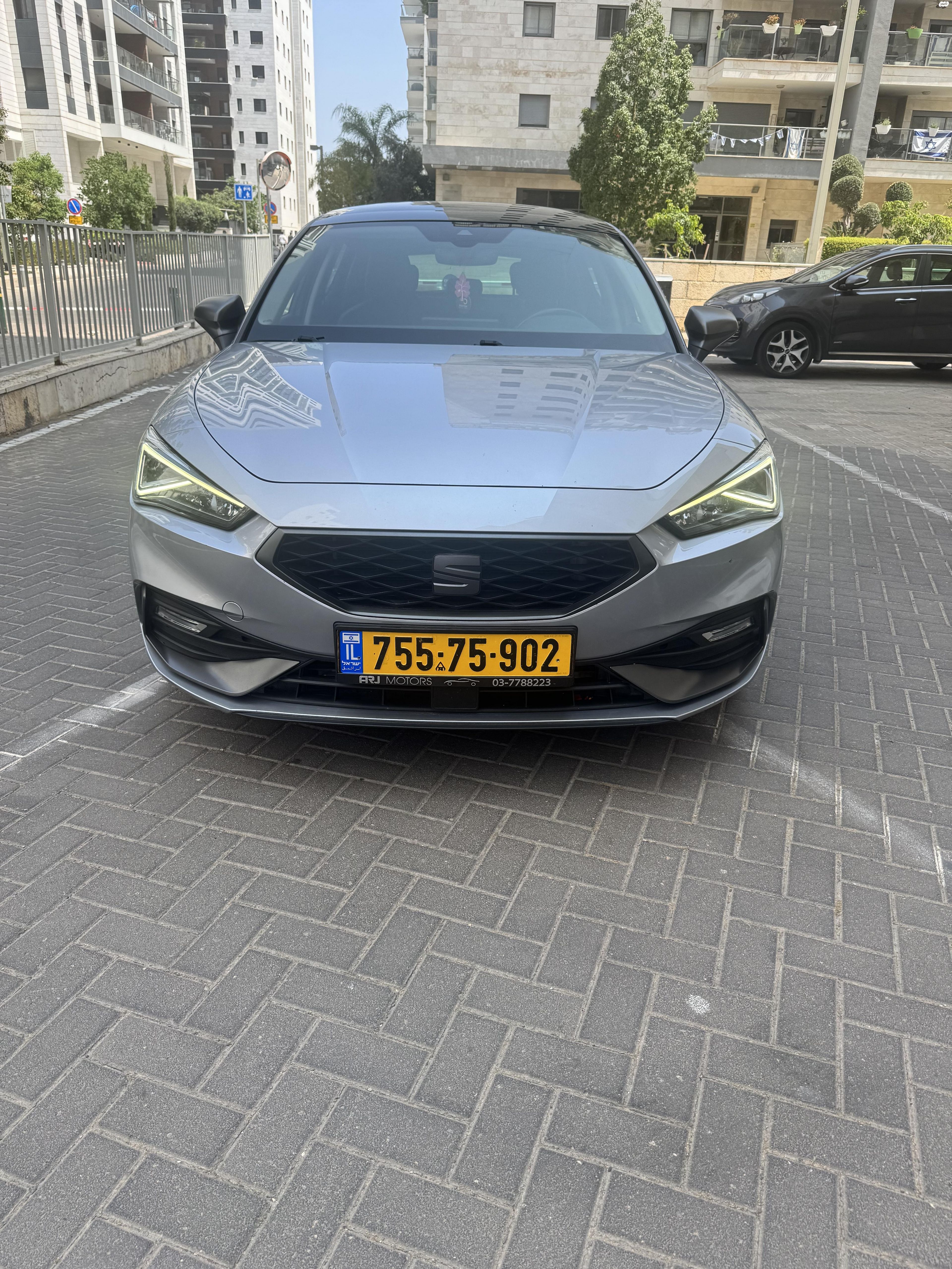 מודעת רכב סיאט לאון