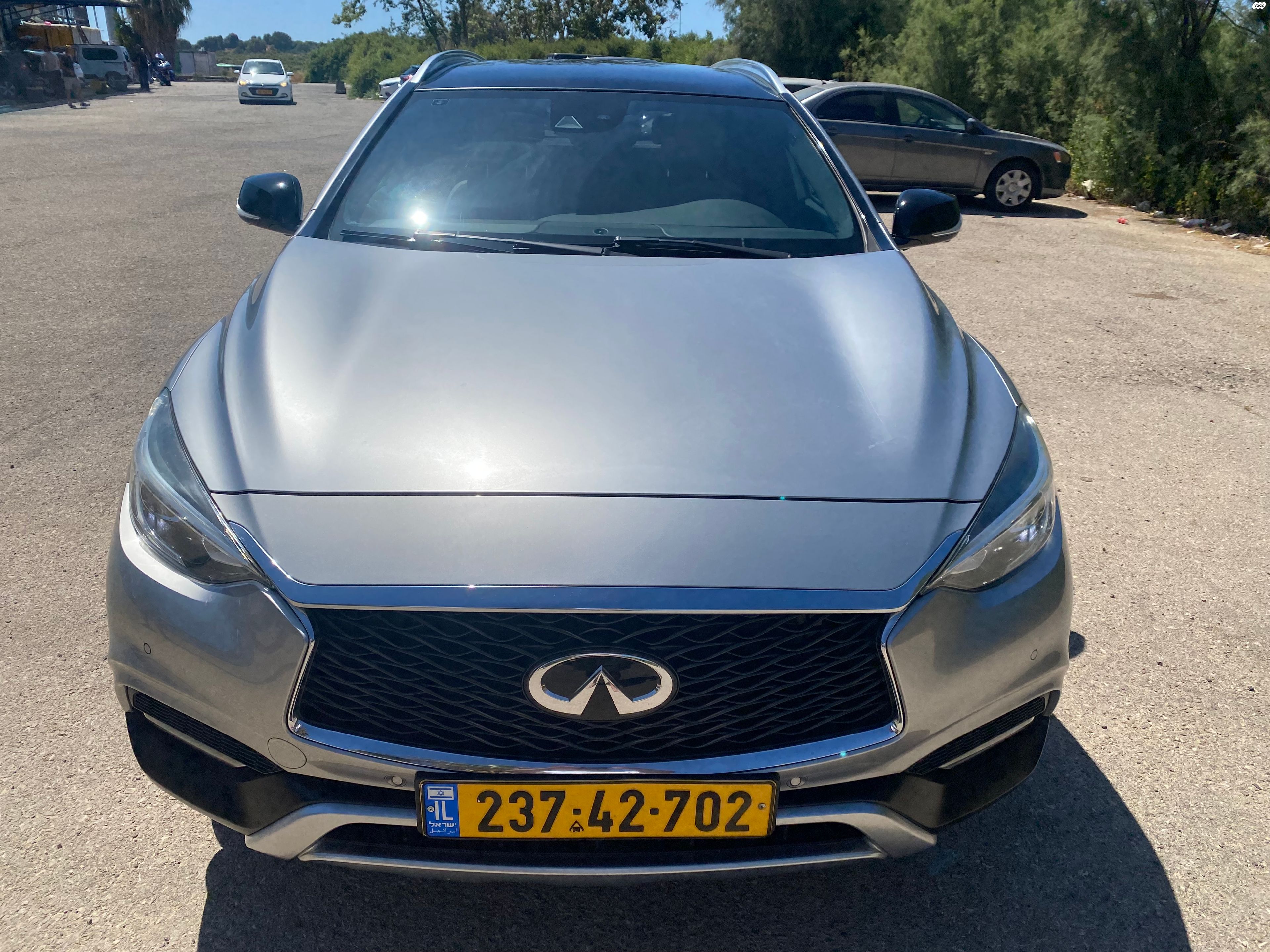 מודעת רכב אינפיניטי QX30