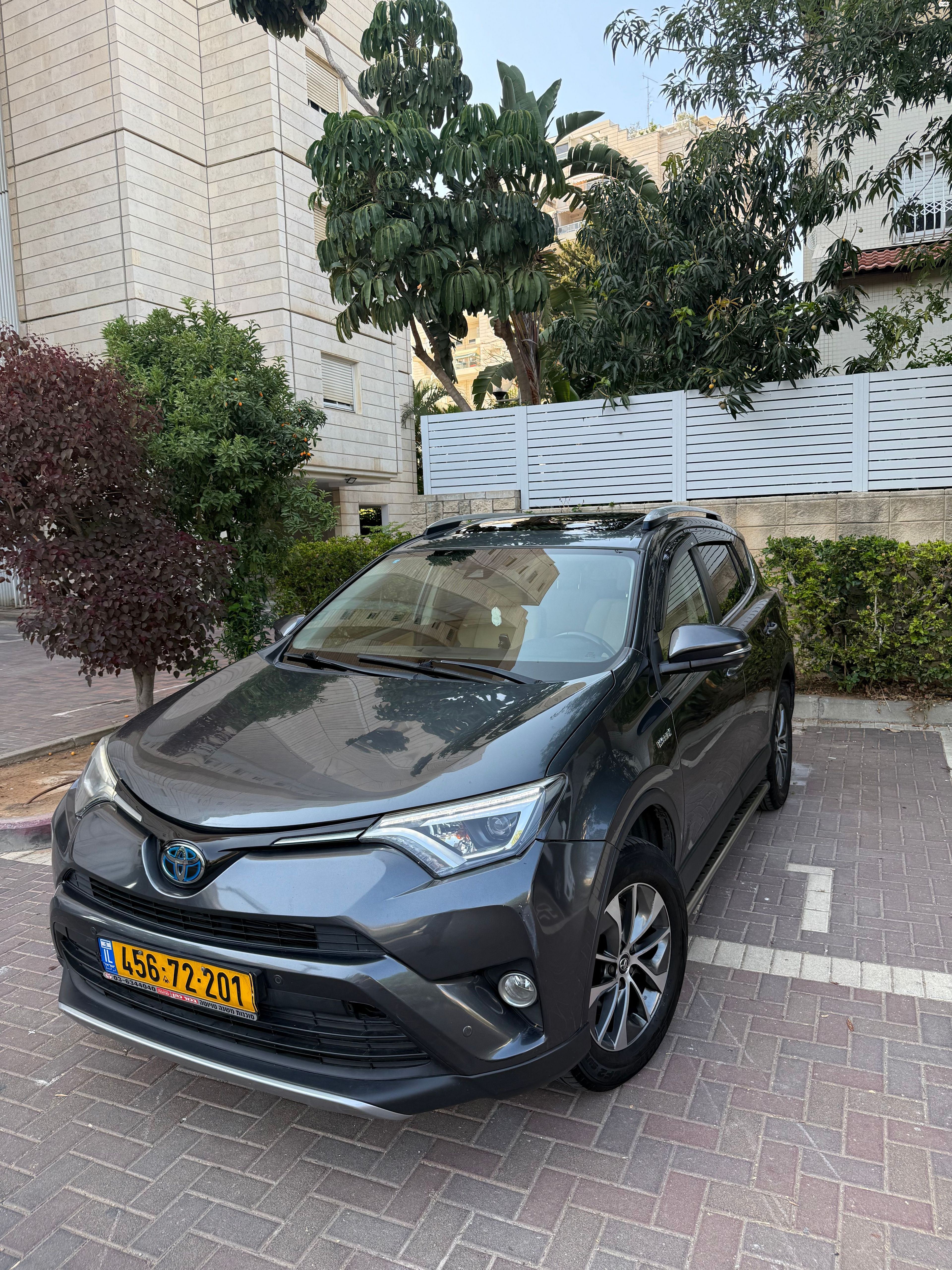 מודעת רכב טויוטה RAV4