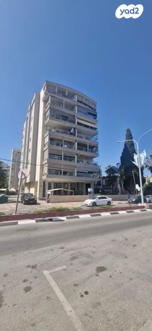 הבנים 11