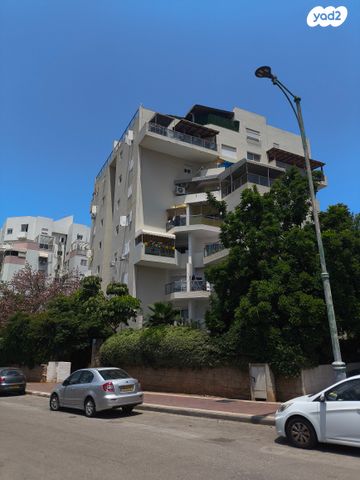 עין גב 5