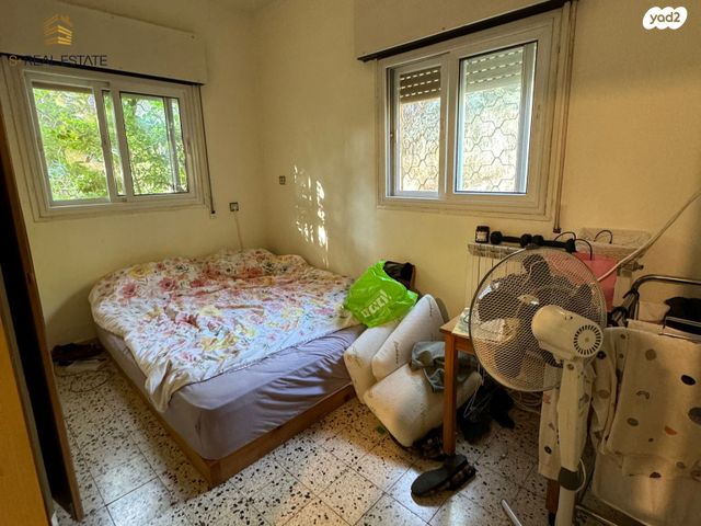 בית פרטי/ קוטג', שורש