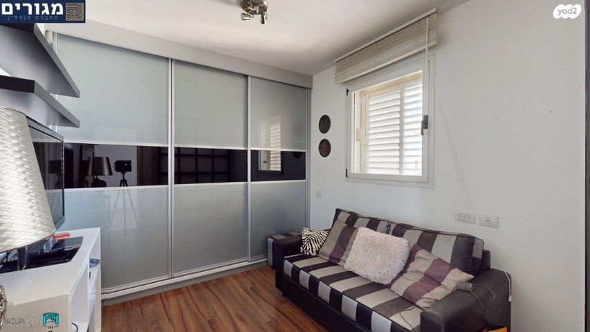 דירה, התאנה, נשר