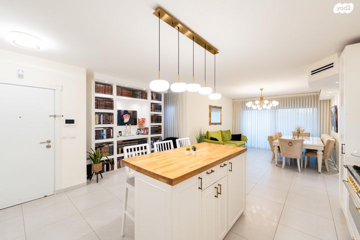 דירה, קלמן ביאלר 22, רחובות החדשה, רחובות