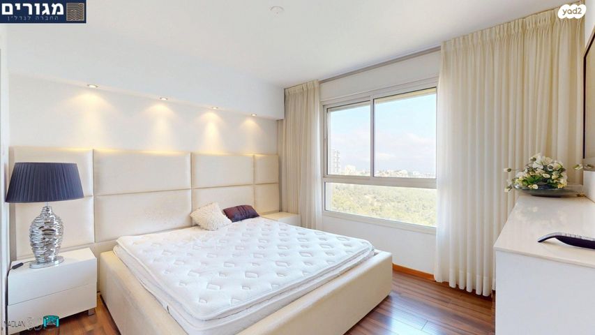 דירה, התאנה, נשר