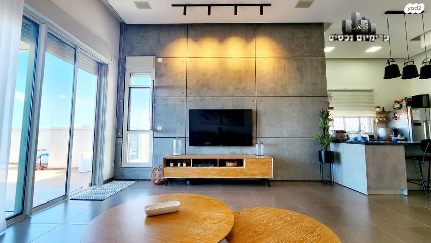 גג/ פנטהאוז, אליאס קלימיאן, נהריה