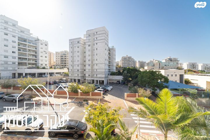 דירה, צור יצחק, צור יצחק