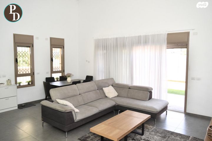 דו משפחתי, פרג, פרדסיה, פרדסיה