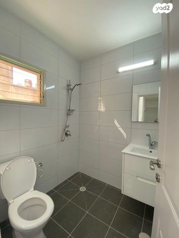 דירה, דרך השלום, תל חנן, נשר