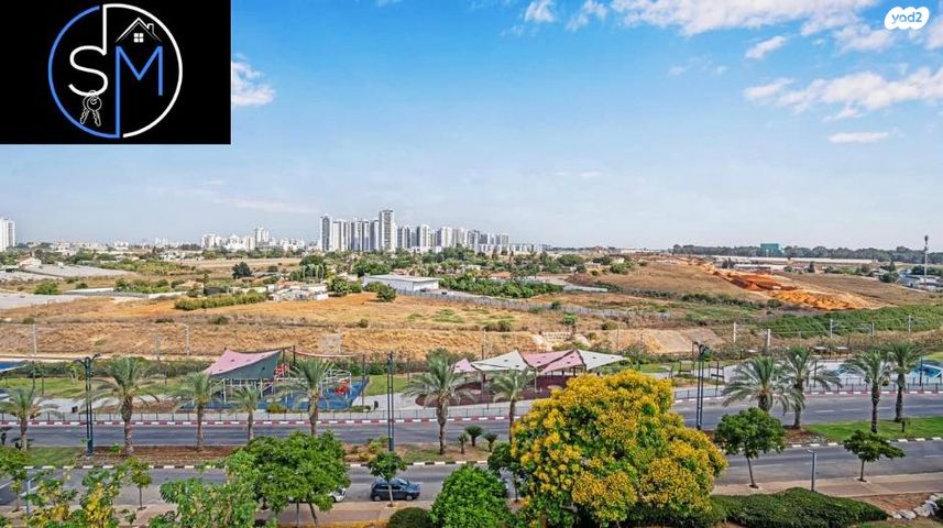 דירה, אפרים קישון, חתני פרס ישראל, באר יעקב