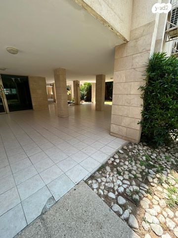 דירה, עמנואל מול, צפון מערב מרכז העיר, נתניה