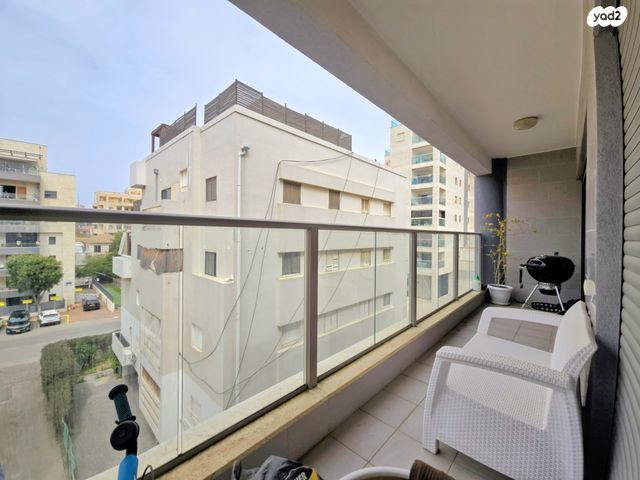 דירה, ביאליק, מרכז דרום, רעננה