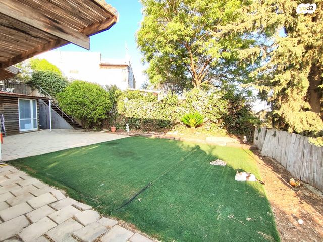 דו משפחתי, כרמל, צוותא א, אלפי מנשה