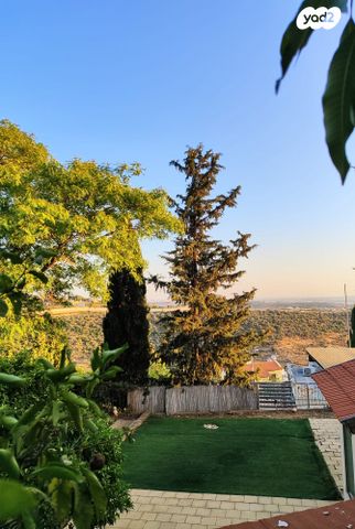 דו משפחתי, כרמל, צוותא א, אלפי מנשה