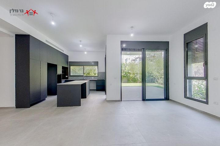 דירת גן, מתחם גרינברג, הוד השרון