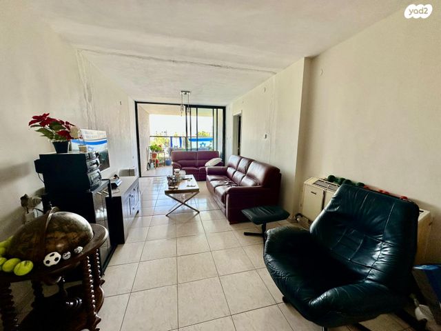 דירה, דרך ההגנה, נווה ברבור, כפר שלם מערב, תל אביב יפו