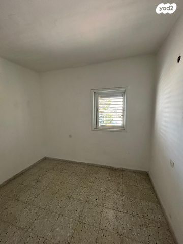 דירה, עמנואל מול, צפון מערב מרכז העיר, נתניה