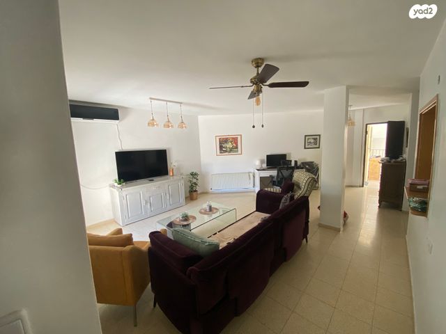 דירה, מרדכי אלקחי, ארמון הנציב, תלפיות מזרח, ירושלים