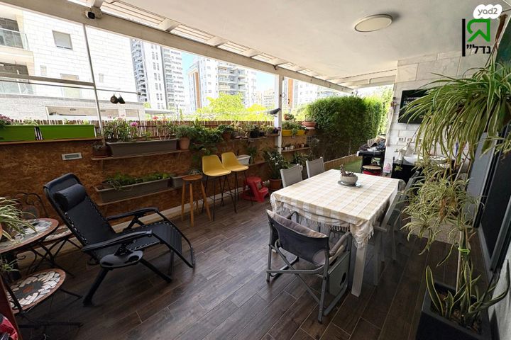 דירת גן, שדרות יצחק שמיר 5, גלי כרמל, טירת כרמל