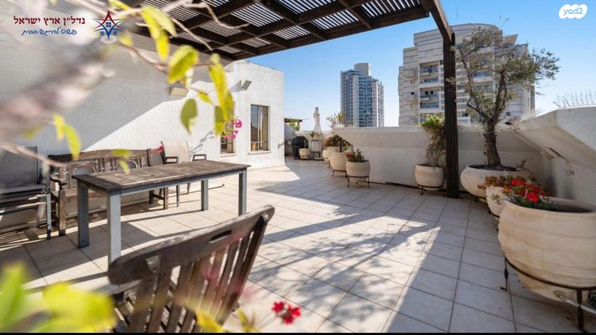 גג/ פנטהאוז, הכנסת, שטח 9, גבעתיים