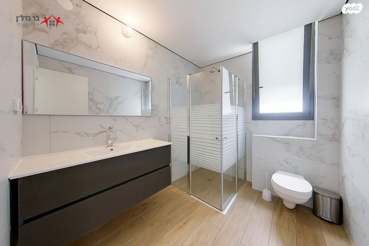 דירת גן, מתחם גרינברג, הוד השרון