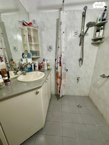 דירה, דרך ההגנה, נווה ברבור, כפר שלם מערב, תל אביב יפו