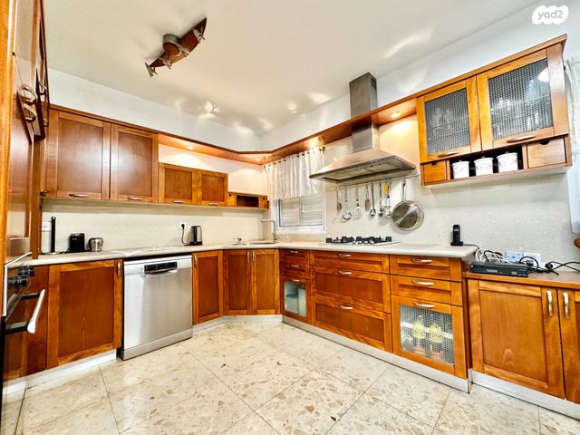 גג/ פנטהאוז, מטולה, קרית שרת מערב, חולון