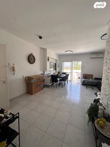 גג/ פנטהאוז, השקד, עין שרה, נהריה