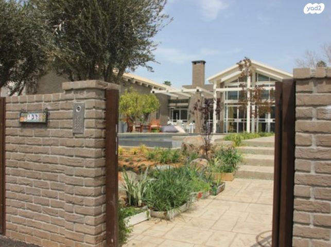 משק חקלאי/ נחלה, ההדרים, הדר עם, הדר עם