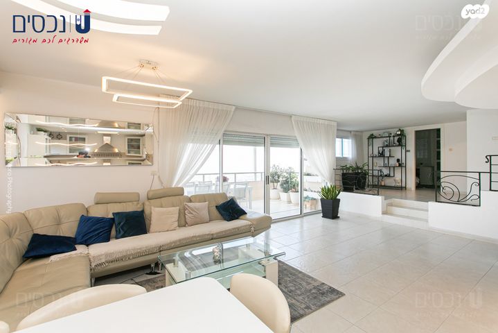 גג/ פנטהאוז, אחוזה, חיפה