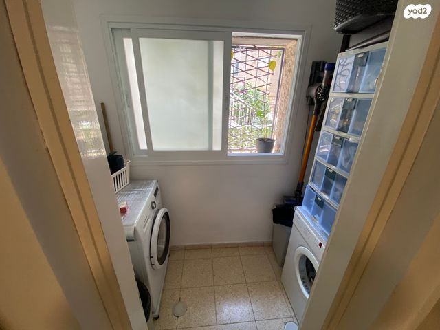 דירה, מרדכי אלקחי, ארמון הנציב, תלפיות מזרח, ירושלים